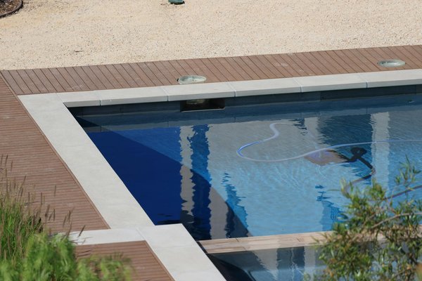 Pompe à eau et accessoires : solutions d'arrosage et piscine efficace