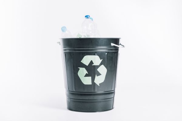 Poubelles extérieures : conseils pour bien choisir votre conteneur
